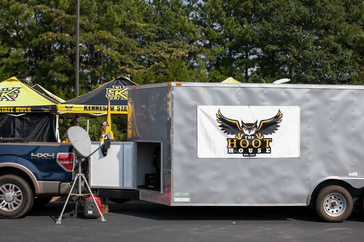 Hoot House tailgating 